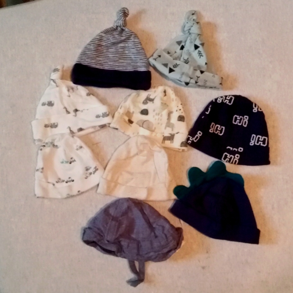 0-6 month bundle of 9 baby hats. Various brands. In excellent condition.